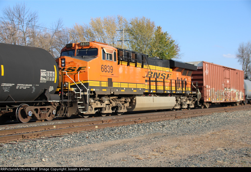 BNSF 6839